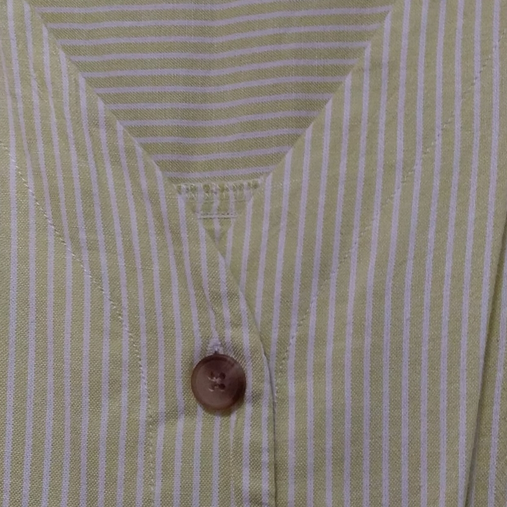 blouse - Picture 3 of 3